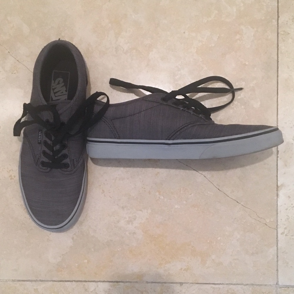 VANS Men’s Atwood Low-Top Canvas Sneakers